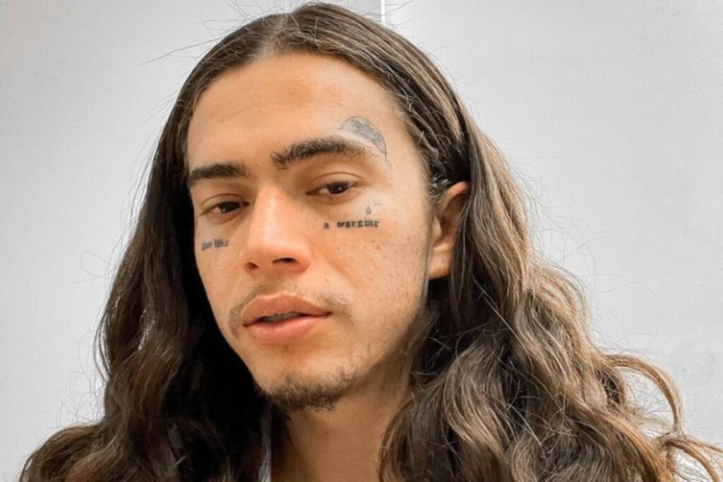 Humorista Whindersson Nunes divulga nova música em homenagem ao filho