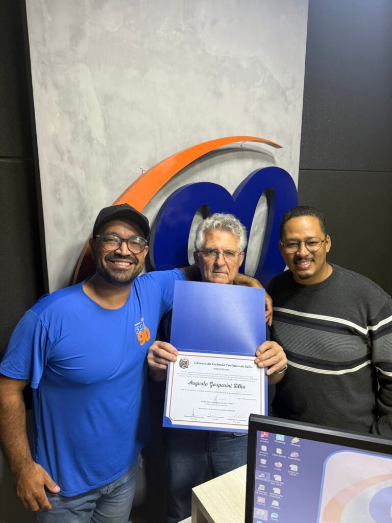 Gasparini Filho é homenageado pela Câmara Municipal de Salto pelos seus 10 mil programas