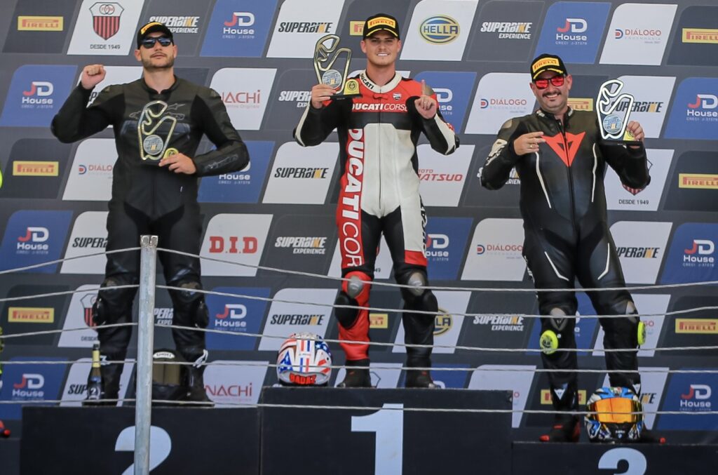 Piloto ituano sobe ao pódio na abertura do Superbike Brasil em Interlagos