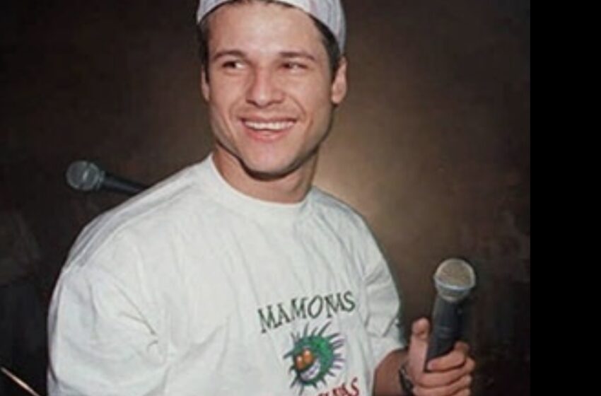  Jaqueta de Dinho, dos Mamonas Assassinas, é encontrada intacta após exumação do corpo