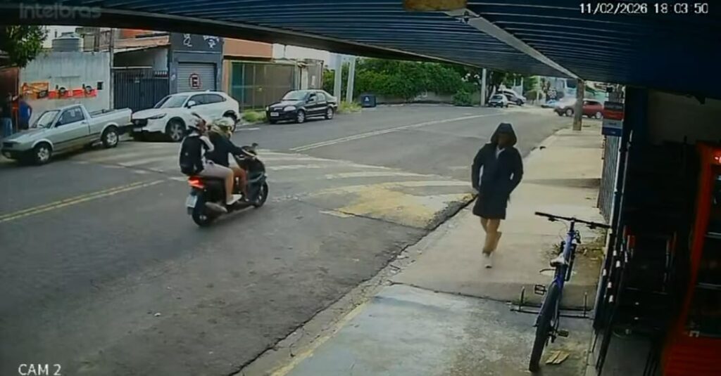 Câmera registra assalto em mercadinho no Parque América em Itu