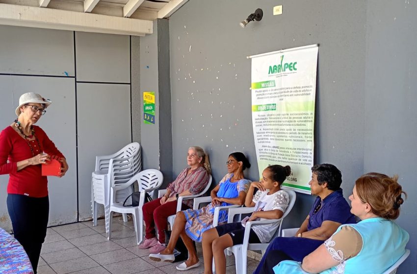  Abrapec Salto realiza contação de histórias para pessoas em tratamento contra o câncer