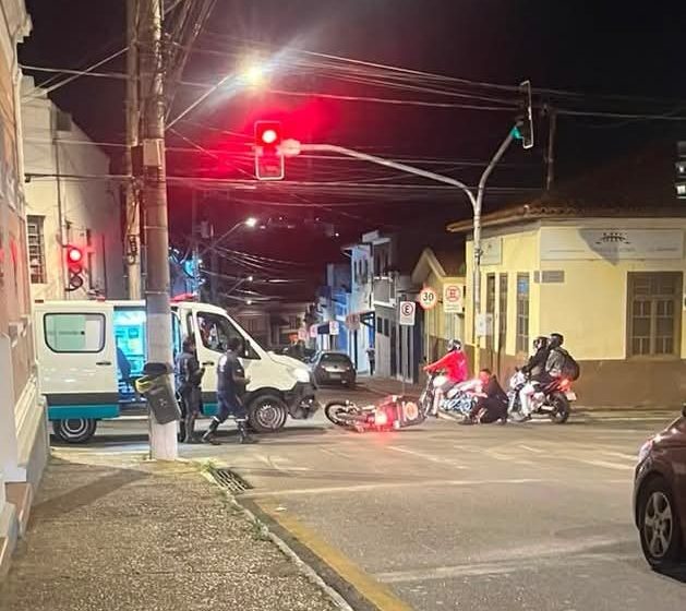 Ambulância se envolve em acidente no centro de Itu e Prefeitura de manifesta